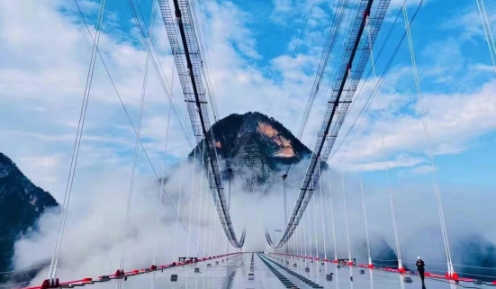 浩浩凌云志、云岭筑坦途-玉溪至楚雄高速公路正式建成通车